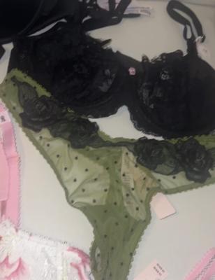 Jeanette 's photo of the Sheer Rose High-Leg Thong Panty. Photo 1 of 1. Bild-Bewertung geteilt von Jeanette