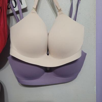 Brandi's photo of the Smooth Wireless Push-Up Plunge Bra. Photo 2 of 3. Bild-Bewertung geteilt von Brandi
