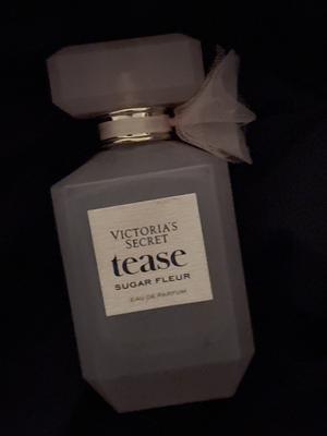 Shanjan's photo of the Tease Sugar Fleur Eau de Parfum - 3,40 oz. Photo 1 of 3. Bild-Bewertung geteilt von Shanjan