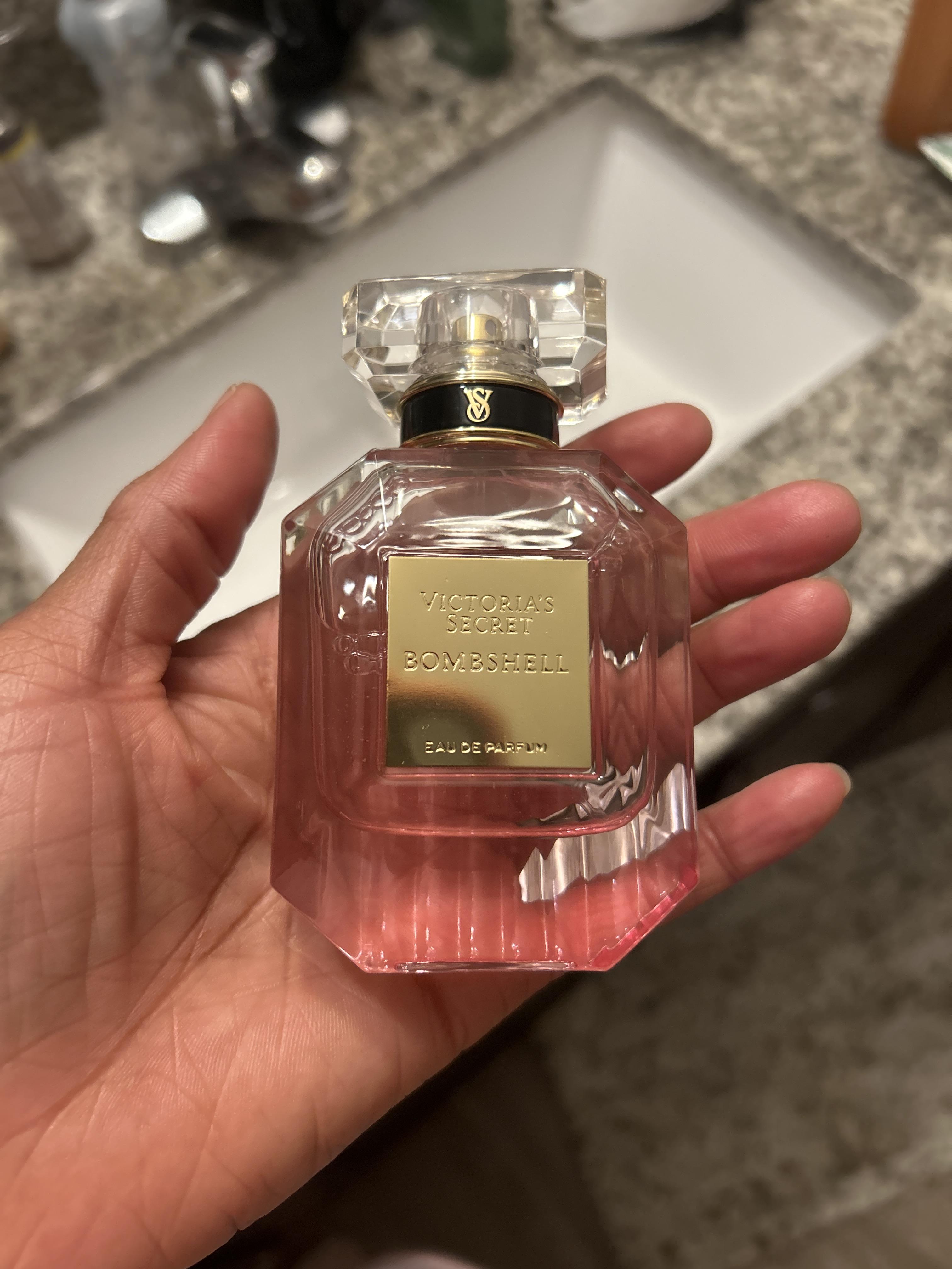 Buy Bombshell Eau de Parfum 3.4 oz, 3.4 Oz - Order Fragrances