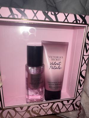 Victoria's Secret Velvet Petals Golden 2 Piece Fragrance Set - Lotion &  Mist 0667556258059 on eBid United States