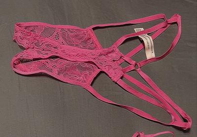 Elizabeth's photo of the Crotchless Lace Strappy Thong Panty. Photo 1 of 1. Bild-Bewertung geteilt von Elizabeth