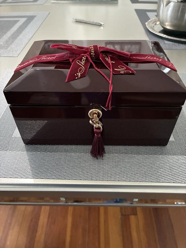 Buy 4-Piece Very Sexy Gift Set ft. Full-Sized Eau de Parfum with