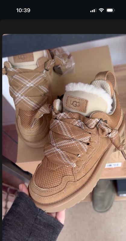 Begimai's photo of the Lowmel Sneaker. Photo 1 of 1