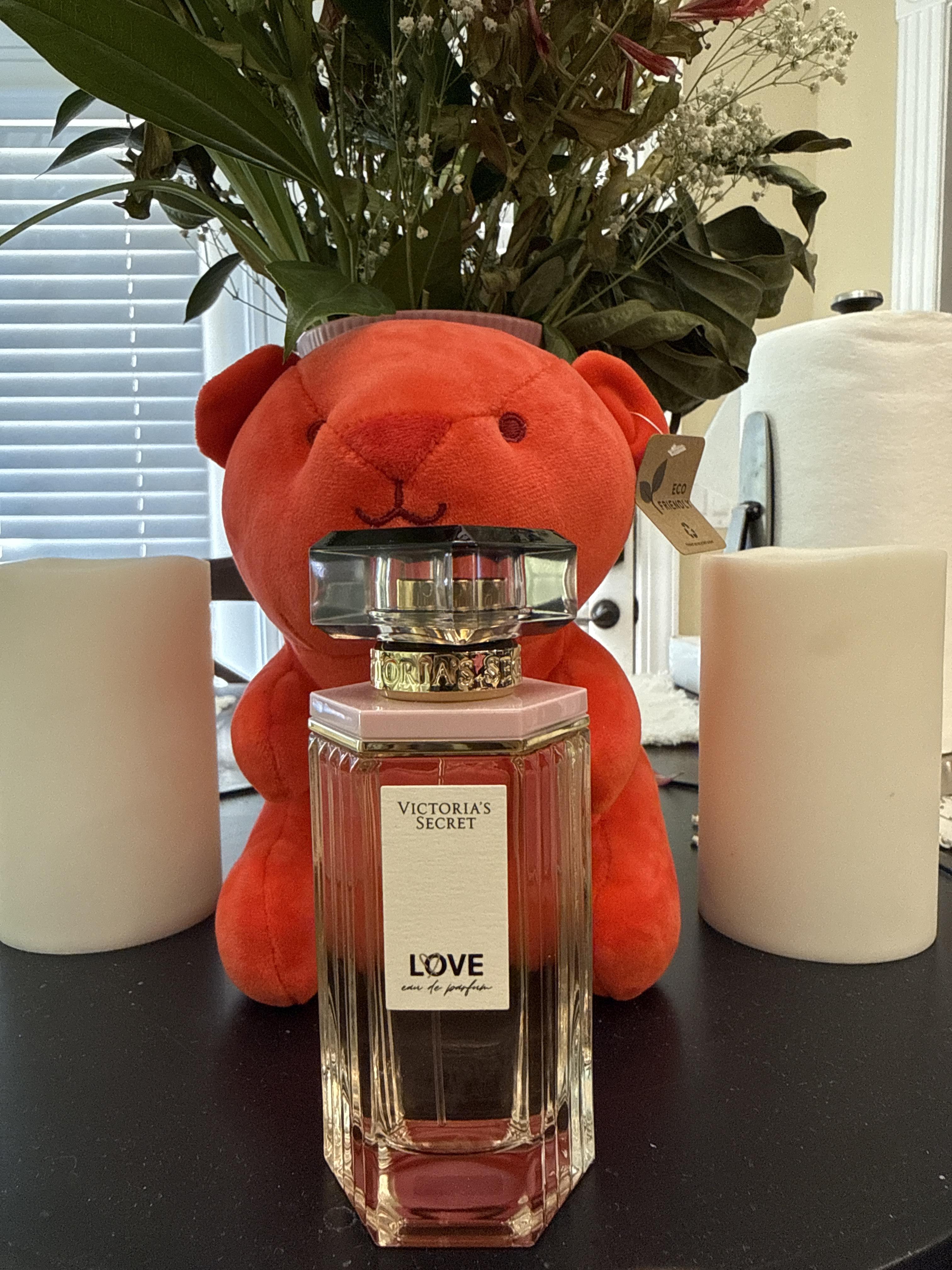Buy Love 100ML Small Eau de Parfum Online - Style ID: 667554123809