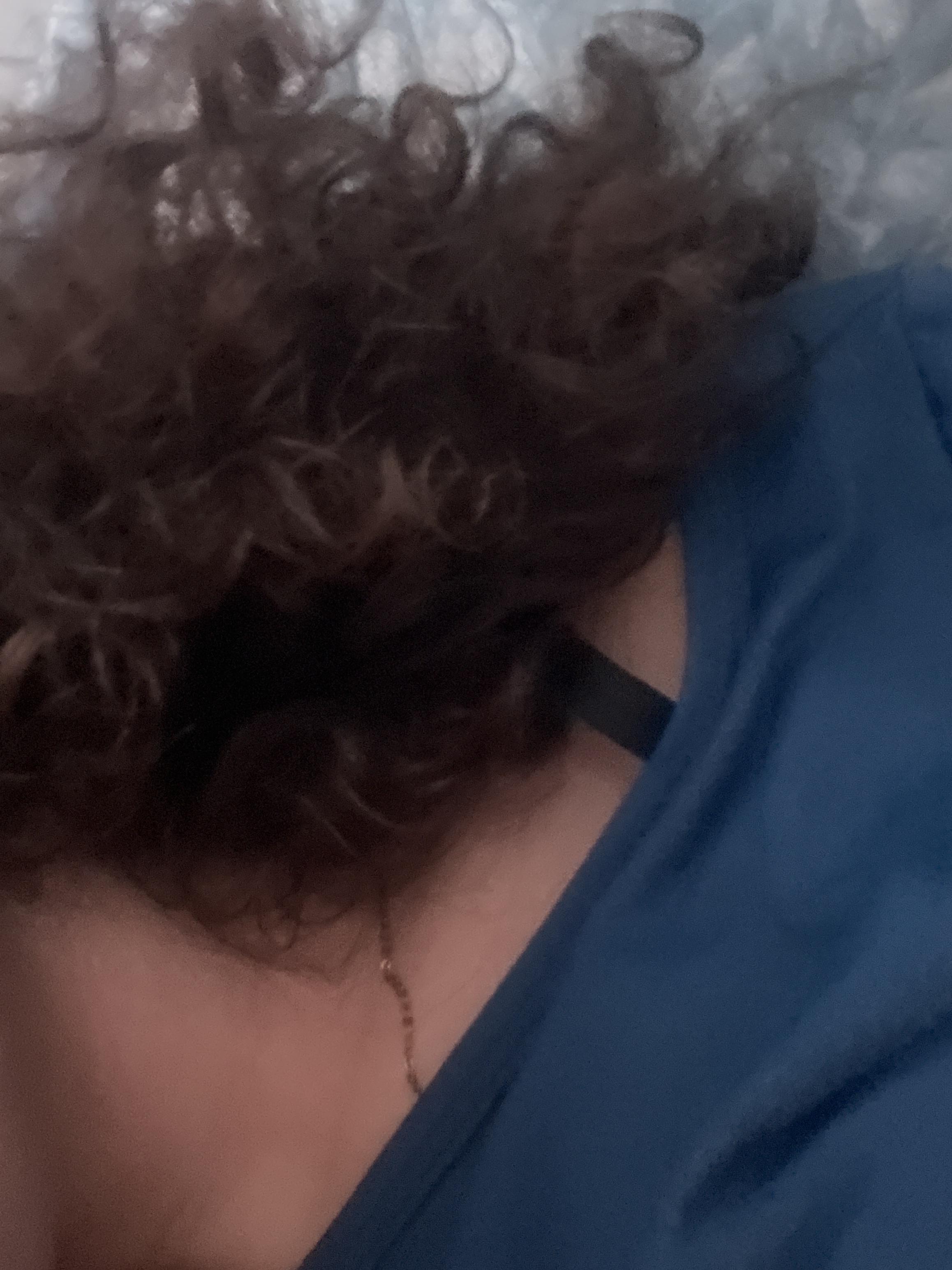275610610