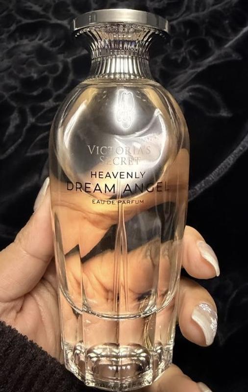 New♡【新品】ヴィクトリアシークレット 香水／オードパルファム 新品】ヴィクトリアシークレット 香水／オードパルファム Very Sexy