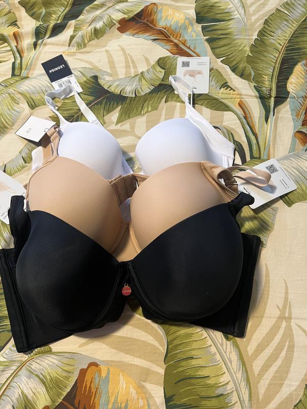 Lisa's photo of the Back Smoothing Full Coverage Bra. Photo 1 of 1