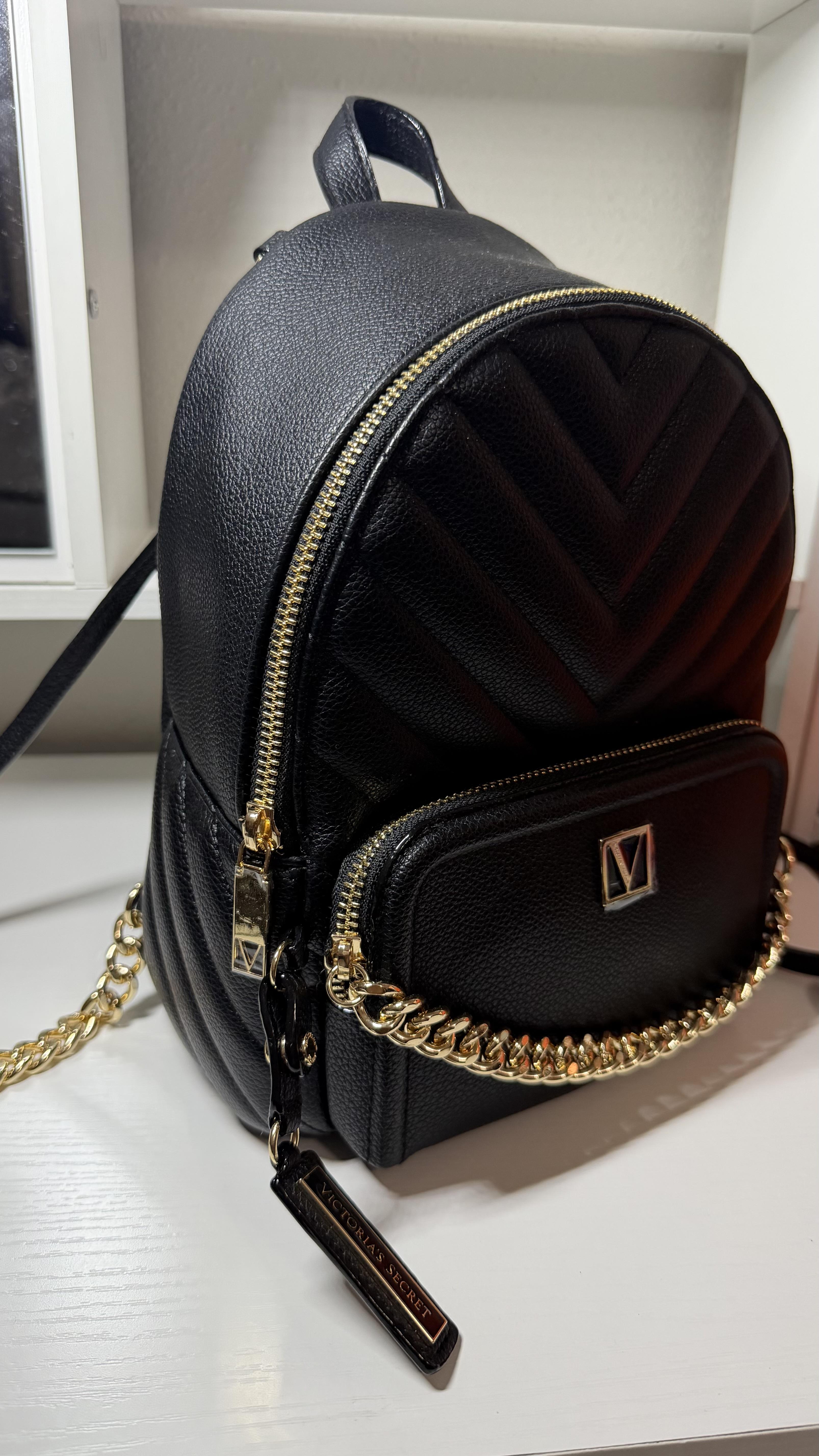 Buy The Victoria Small Backpack Black Online - Style ID