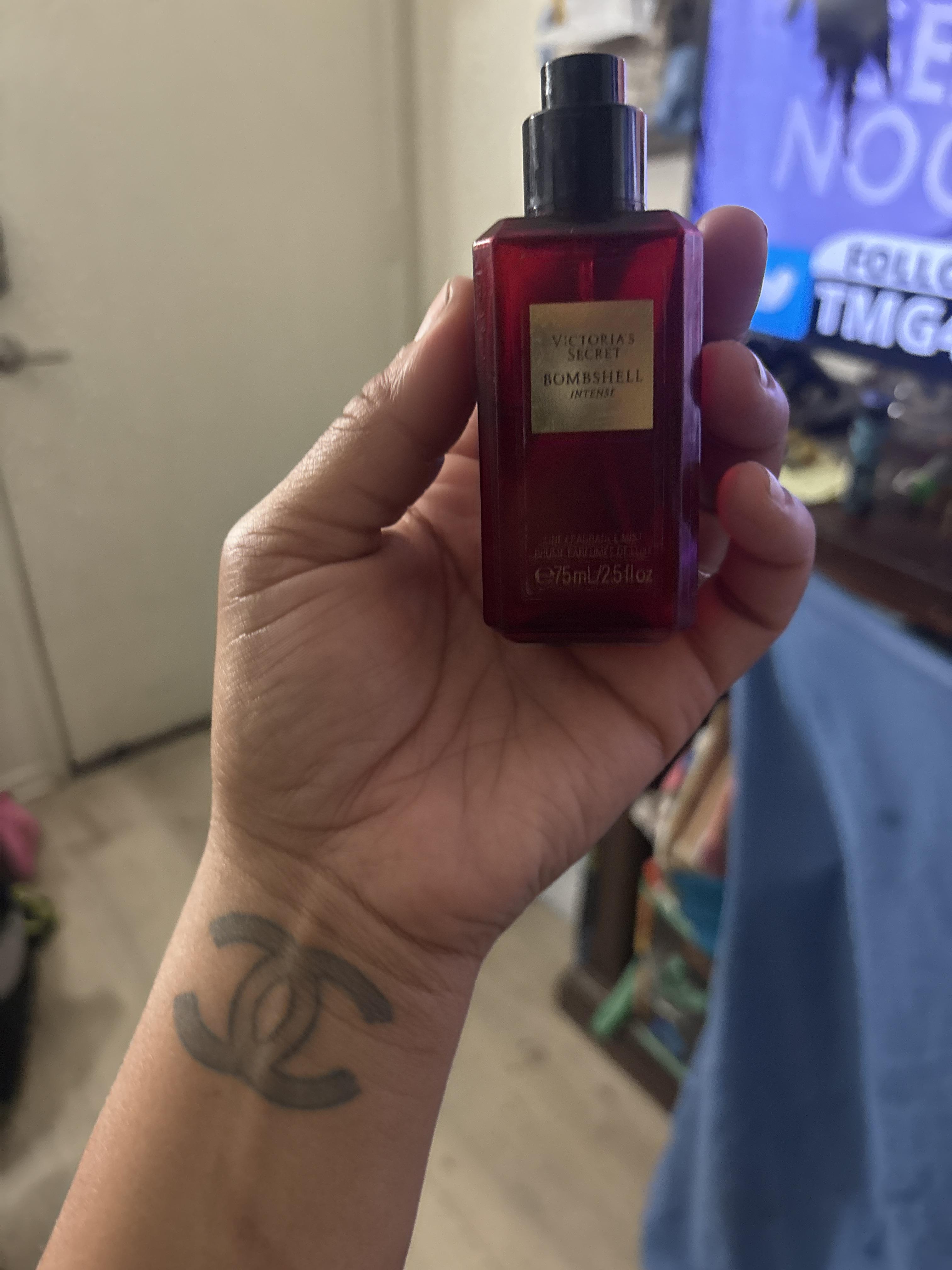 Buy Bombshell Intense Travel Mist Online - Style ID: 667560179517