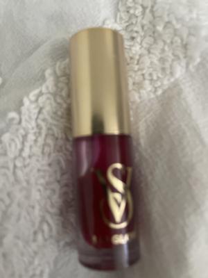 Lili's photo of the New Look, Same Formula! Lip Glow Sheer Lip Oil. Photo 1 of 1. Bild-Bewertung geteilt von Lili