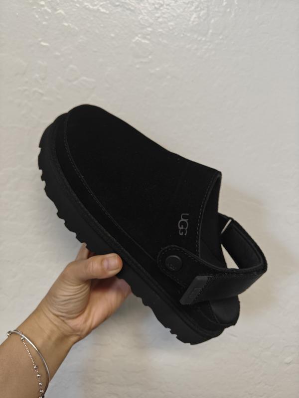Jessica 's photo of the Goldenstar Clogs. Photo 1 of 3