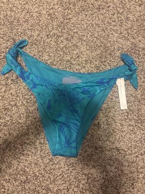 Lori's photo of the Knotted Side-Tie Brazilian Bikini Bottom. Photo 1 of 1. Review Image shared by Lori
