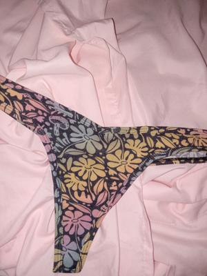 Thongs  Victoria's Secret Pink