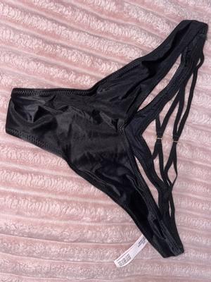 Beez's photo of the Smooth Strappy-Back High-Leg Thong Panty. Photo 1 of 1. Bild-Bewertung geteilt von Beez