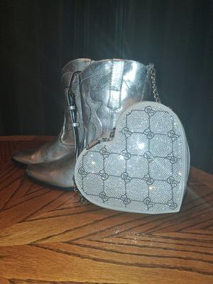 ☆Victoria's Secret☆ ハート型 クロスボディ バッグ シルバー Buy Heart Crossbody Bag, Metallic Silver - Order Bags online
