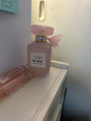 Brittany's photo of the Tease Sugar Fleur Eau de Parfum - 1,70 oz. Photo 1 of 1. Bild-Bewertung geteilt von Brittany