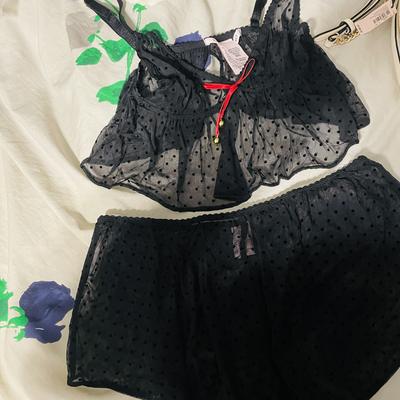 Emma's photo of the Jingle Bells Mesh Cami Set. Photo 1 of 1. Bild-Bewertung geteilt von Emma