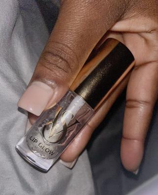 Monet's photo of the New Look, Same Formula! Lip Glow Sheer Lip Oil. Photo 1 of 1. Bild-Bewertung geteilt von Monet