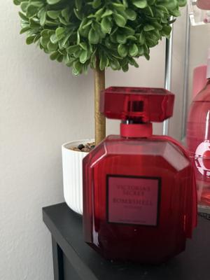 Bombshell Intense オードパルファム, 1.7ozを購入する