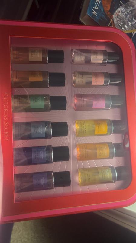 Buy 10-Piece Mini Mist Wreath Gift Set ft. Archive Scents