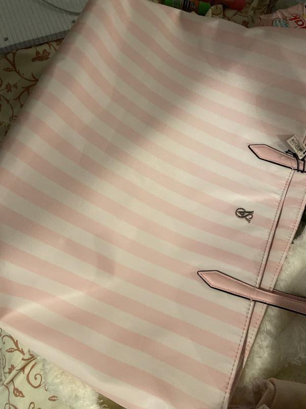 ☆Victoria's secret ロゴがお洒落なストライプラージトート☆ ☆Victoria's secret 数量限定お洒落なストライプトートバッグ