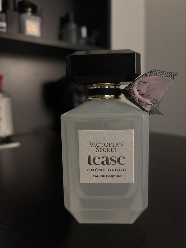ほぼ新品 ヴィクトリアシークレット Tease 100mL オードパルファム 購入 Tease Sugar Fleur オードパルファム - 3.4 oz、3.4oz