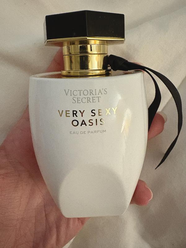 VERY SEXY Oasis オードパルファム 3.4 oz をチェック、3.4oz