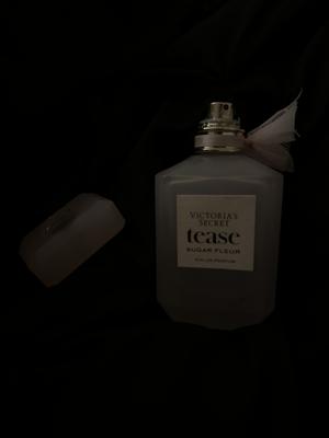 Shanjan's photo of the Tease Sugar Fleur Eau de Parfum - 3,40 oz. Photo 2 of 3. Bild-Bewertung geteilt von Shanjan