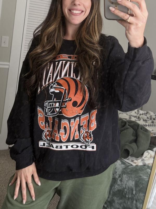 DV92's photo of the Bengals Helmet Crew Fleece Sweatshirt. Photo 1 of 1