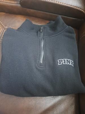 Sagrario 's photo of the Ivy Fleece Quarter-Zip Sweatshirt. Photo 1 of 1. Review Image shared by Sagrario
