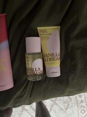 ☆Victoria's Secret☆ Cool & Bright ミニ ミスト & ローション ボディミスト – 香りを探す – PINK