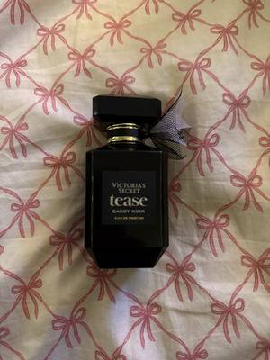 週末お値下げ！Victoria’s Secret 香水Noir Tease Victoria's Secret Noir Tease 1.7oz Women's Eau de Parfum for