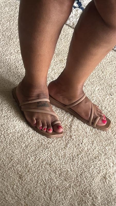 Sheryl's photo of the Miami Toe-Loop Sandal. Photo 2 of 2