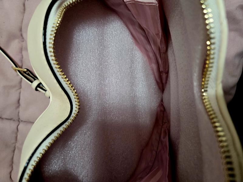 ☆Victoria's Secret☆ キラキラ ハート型 クロスボディ バッグ Buy Heart Crossbody Bag, - Order Bags online - Victoria's