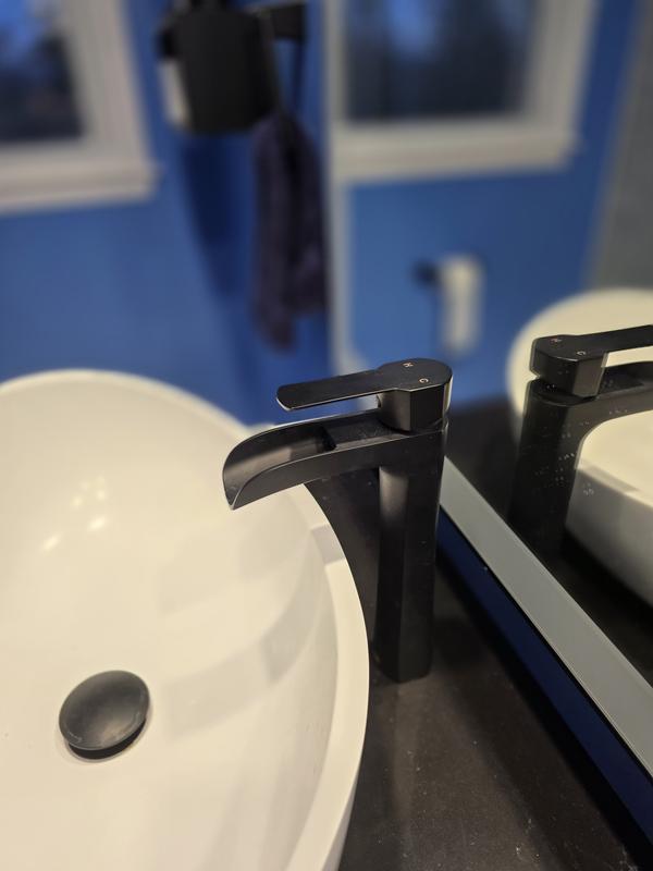 Vessel fountain faucet