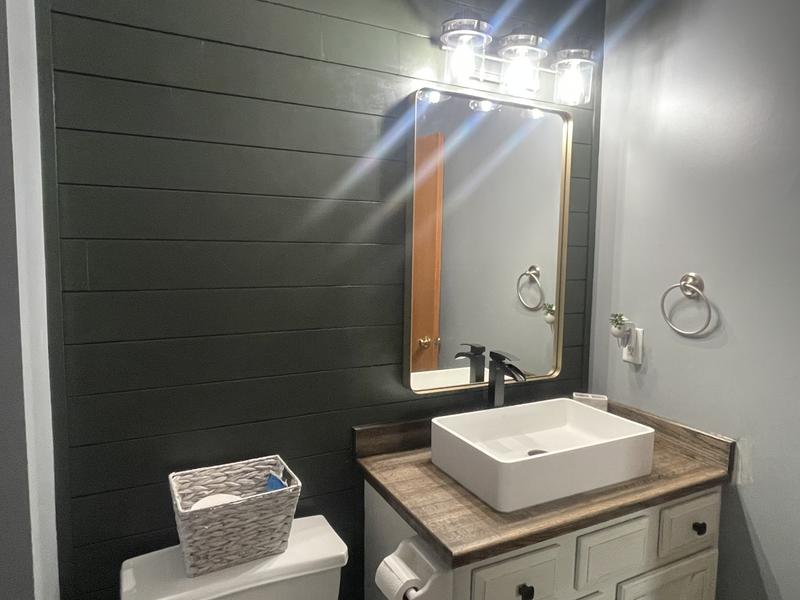 Newly updated small bath.