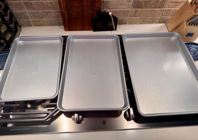 Customer photo for "Best nonstick 3 pc baking sheets by Viking"