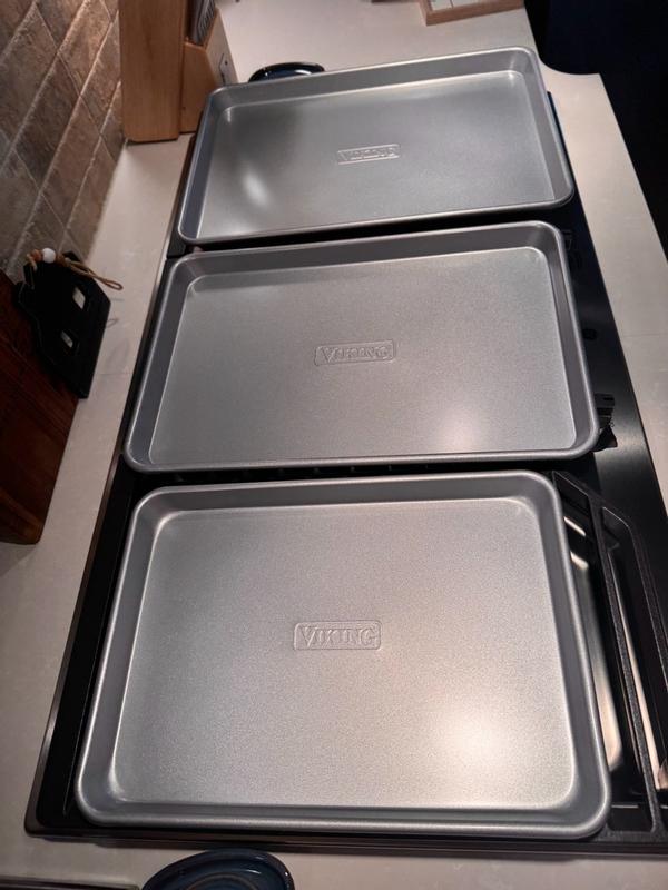 Customer photo for "Best nonstick 3 pc baking sheets by Viking"