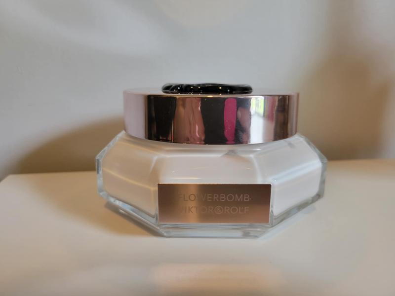 Shop Flowerbomb Body Cream | Viktor & Rolf Official Site