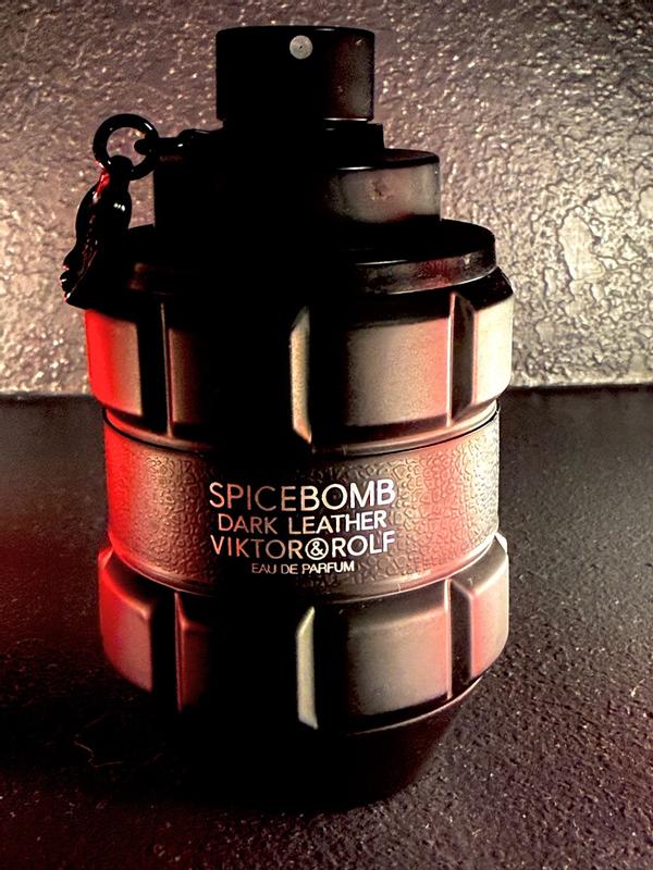 Customer photo for "Amazing masculine scent held back by weaker performance."