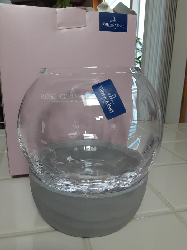 Customer carousel item 11.
