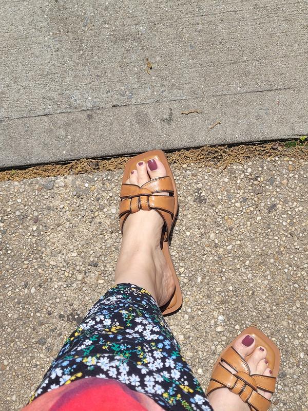 Vince camuto hot sale slide sandals