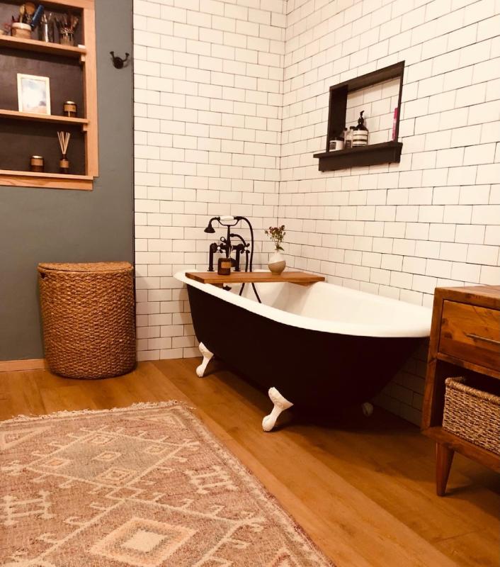 Heritage Deck Mount Cast Iron Clawfoot Tub Package | VTB