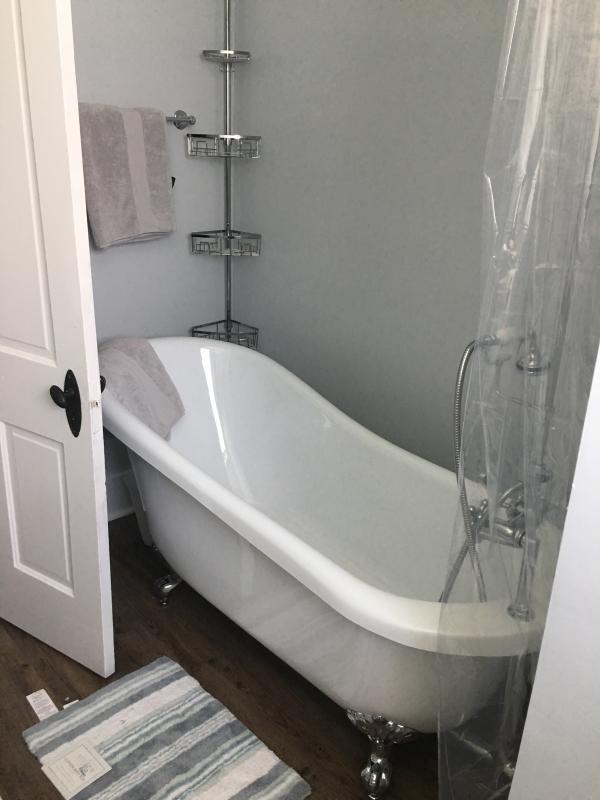Bristol 67 Inch Acrylic Slipper Clawfoot Tub - No Faucet Drillings