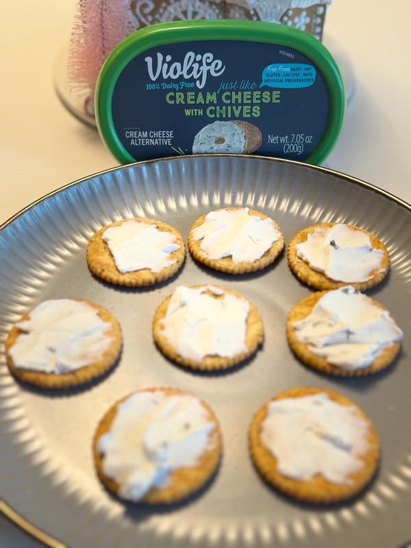 Supreme Cream Cheese Strawberry: Dairy Free | Violife
