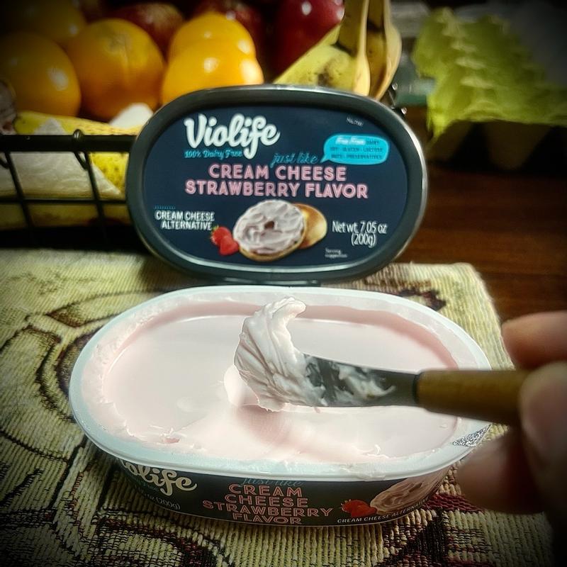 Supreme Cream Cheese Strawberry: Dairy Free | Violife