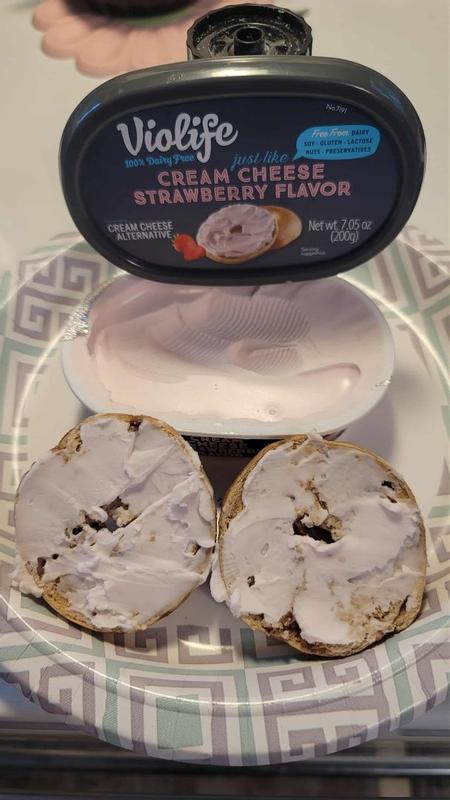 Supreme Cream Cheese Strawberry: Dairy Free | Violife