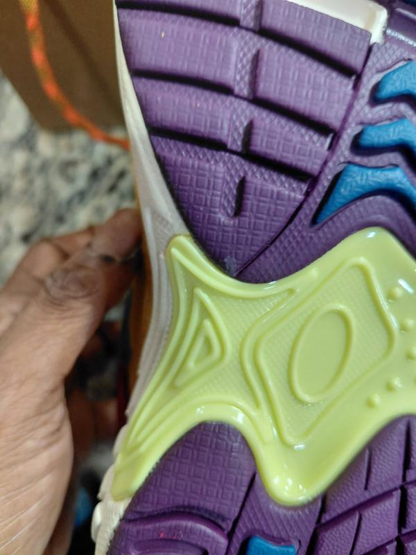 Customer photo for "sent used shoes"