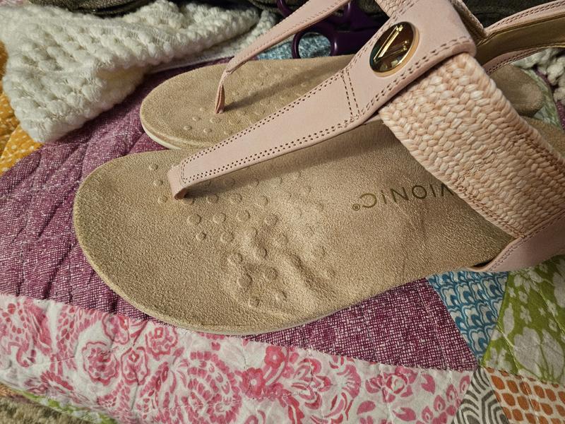 The top layer separated after 10 minutes of wearing them inside my house. Was worried it would come apart completely if I actually wore them working. Very disappointed.